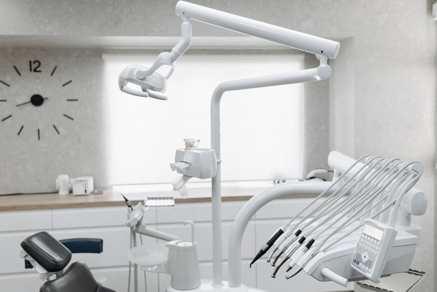 Dental treatment equipment and clinical workstation in a modern operatory